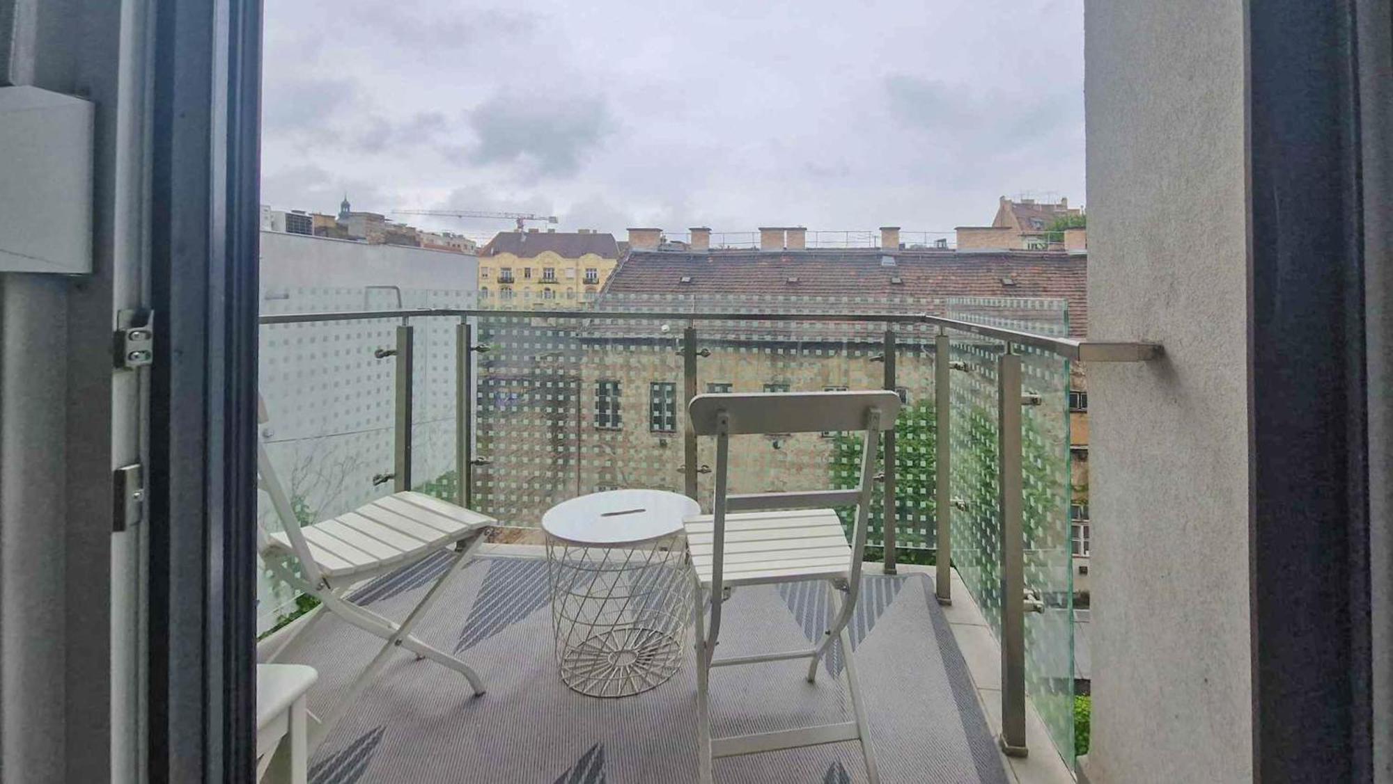 Dob36 With Free Private Parking And Balcony Appartement Budapest